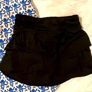 Girls Athleta black swing skort